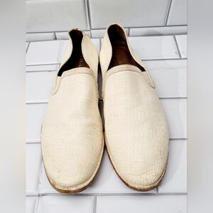 Trask Ladies Off White Distressed Leather Loafer Flat Shoe Leather Sole Textured